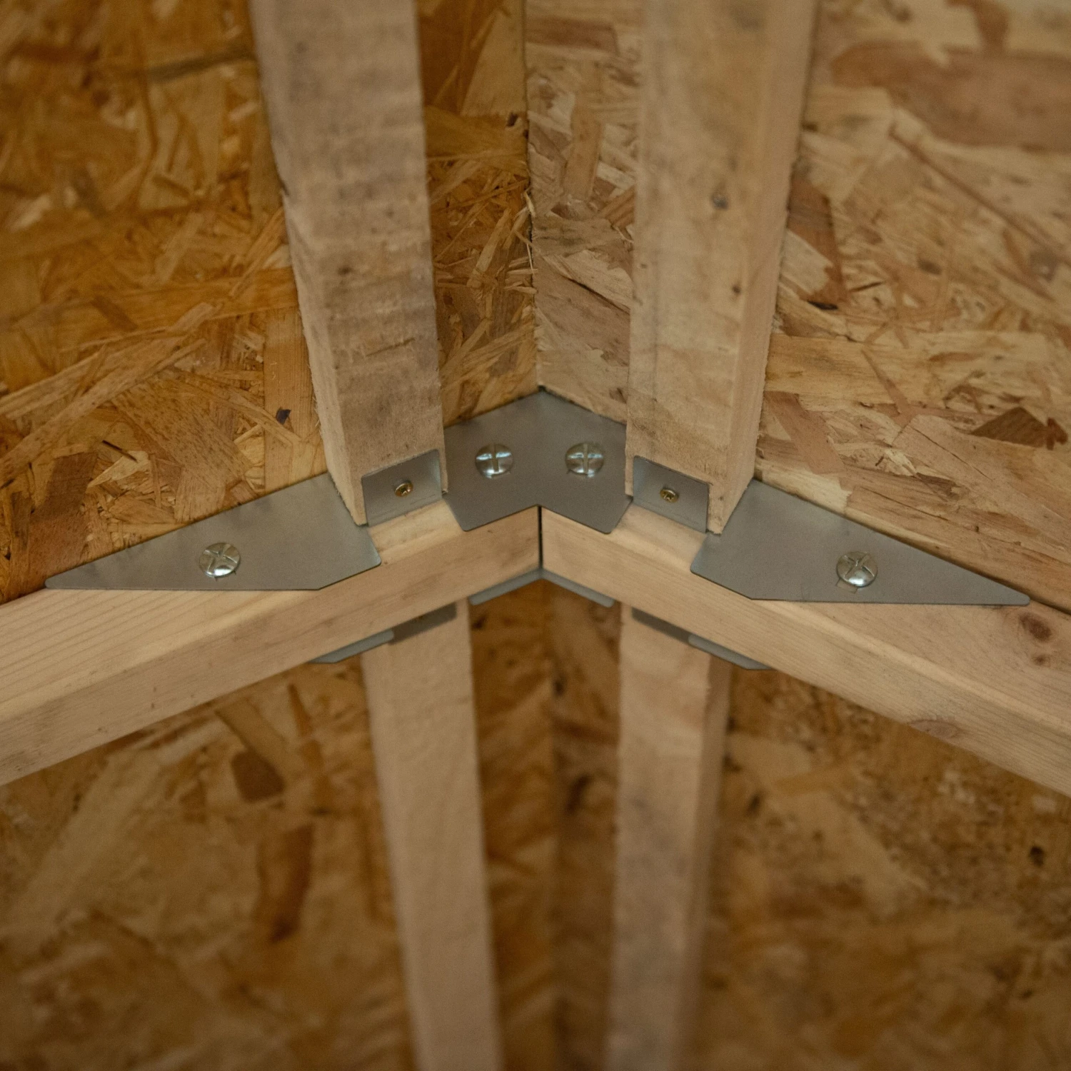 Forest Garden 8x6 Reverse Apex Dip Treated Overlap Wooden Shed With Floor (Base Included) 6 Forest Garden 8x6 Reverse Apex Dip Treated Overlap Wooden Shed With Floor (Base Included) - Image 6