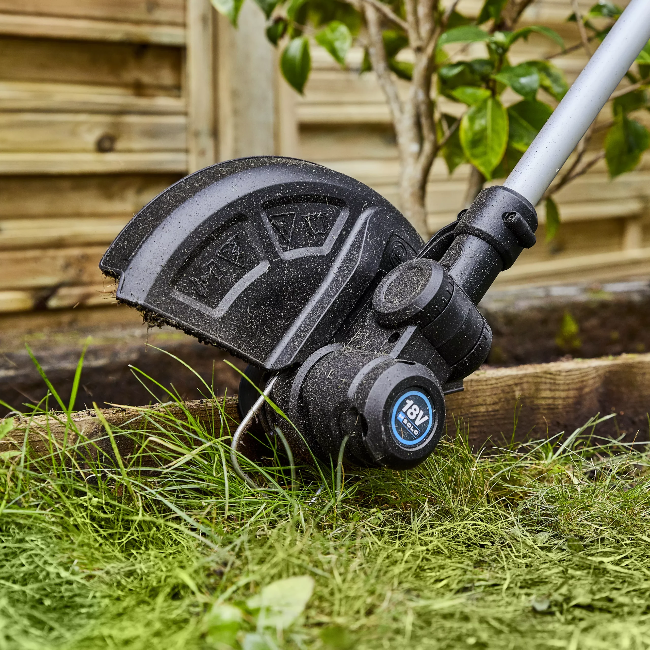 Mac Allister Solo 18V 250mm Cordless Grass Trimmer MGT1825-Li 3 Mac Allister Solo 18V 250mm Cordless Grass Trimmer MGT1825-Li - Image 3