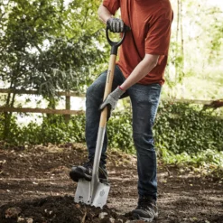 Magnusson Wooden Pointed Digging Spade -Bestway Garden Sales Store magnusson wooden pointed digging spade5059340086675 01i